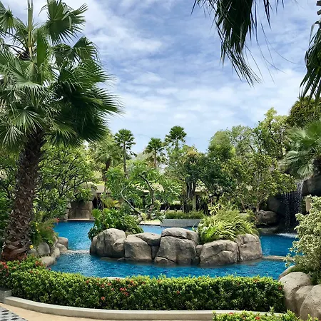 Among Riviera City Of Sky Pattaya